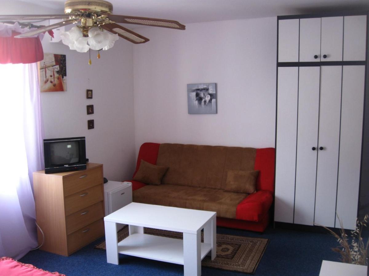 Madam Svetlana Bed & Breakfast Tivat Eksteriør bilde