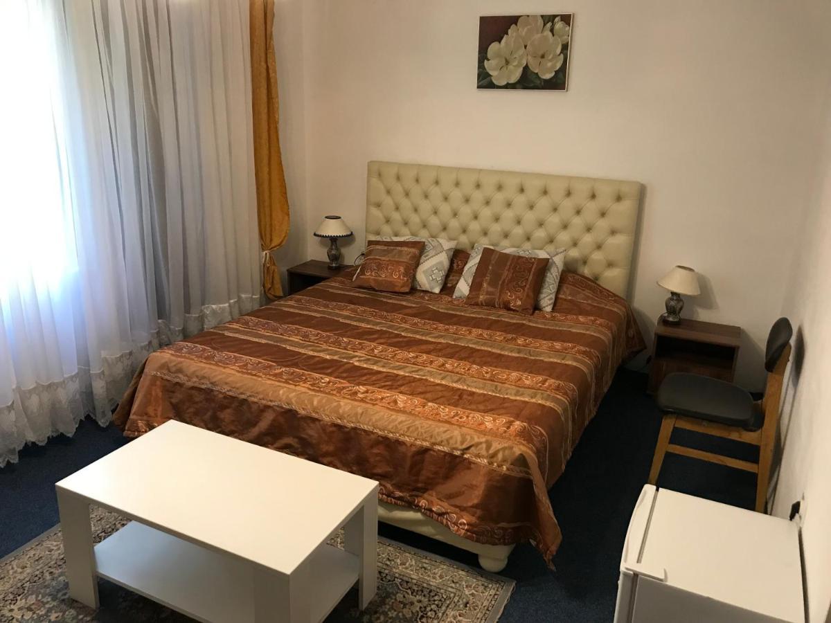 Madam Svetlana Bed & Breakfast Tivat Eksteriør bilde